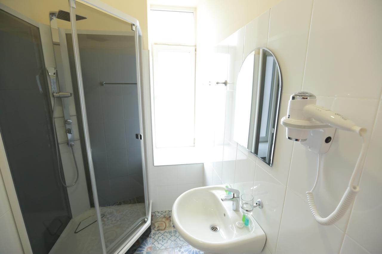Midtown Hotel & Hostel تبليسي المظهر الخارجي الصورة